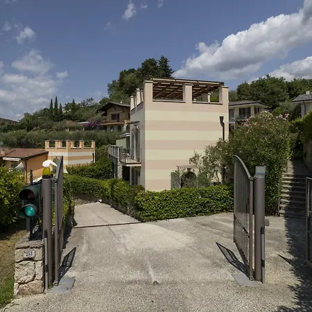 Towerhill With Roofterrace And Shared Po Apartment